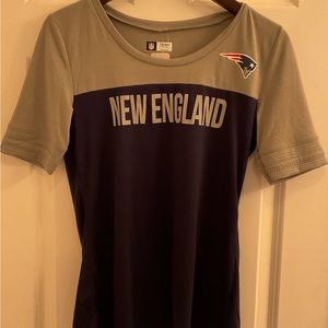 NFL Team Apparel New England Patriots T-Shirt - NWT - Medium